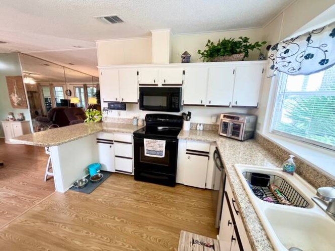 19471 Rolling Hills Ct., North Fort Myers, Florida 33903, 2 Bedrooms Bedrooms, ,2 BathroomsBathrooms,Mobile/manufactured,For Sale,Rolling Hills Ct.,11575724