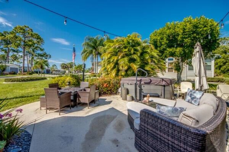 19451 Rolling Hills Ct, North Fort Myers, Florida 33903, 2 Bedrooms Bedrooms, ,2 BathroomsBathrooms,Mobile/manufactured,For Sale,Rolling Hills Ct,11577215
