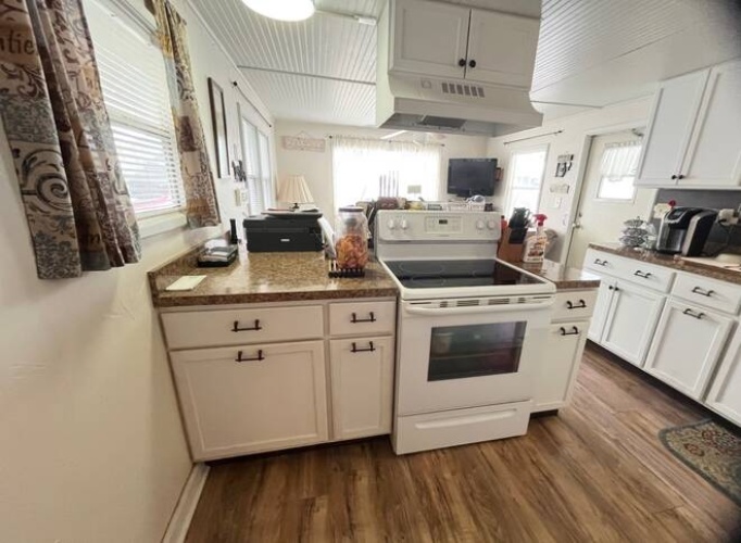 297 1/2 S Lake Ave, Frostproof, Florida 33843, 1 Bedroom Bedrooms, ,1 BathroomBathrooms,Mobile/manufactured,For Sale,S Lake Ave,11582928