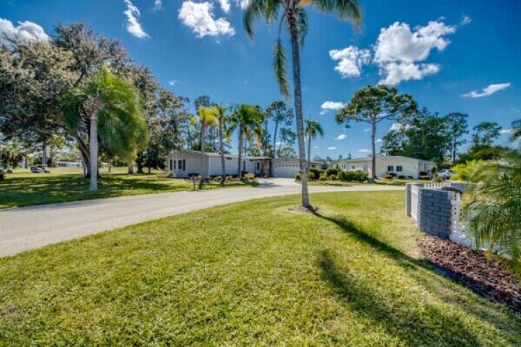 19790 Cypress Woods ct., North Fort Myers, Florida 33903, 2 Bedrooms Bedrooms, ,2 BathroomsBathrooms,Mobile/manufactured,For Sale,Cypress Woods ct.,11591400