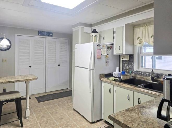 371 11th Street, Nokomis, Florida 34275, 2 Bedrooms Bedrooms, ,2 BathroomsBathrooms,Mobile/manufactured,For Sale,11th Street,11592733