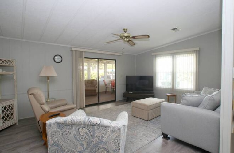 5918 Hartford Terr, Sarasota, Florida 34233, 2 Bedrooms Bedrooms, ,2 BathroomsBathrooms,Mobile/manufactured,For Sale,Hartford Terr,11598016