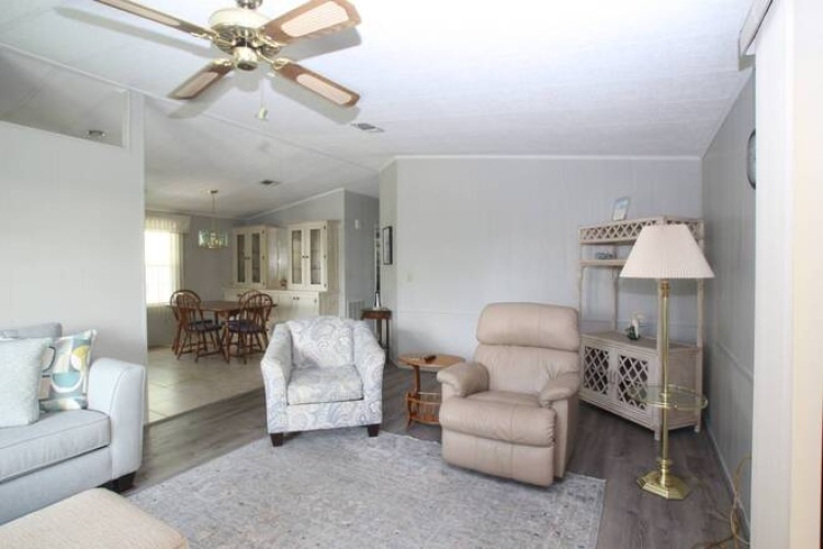 5918 Hartford Terr, Sarasota, Florida 34233, 2 Bedrooms Bedrooms, ,2 BathroomsBathrooms,Mobile/manufactured,For Sale,Hartford Terr,11598016