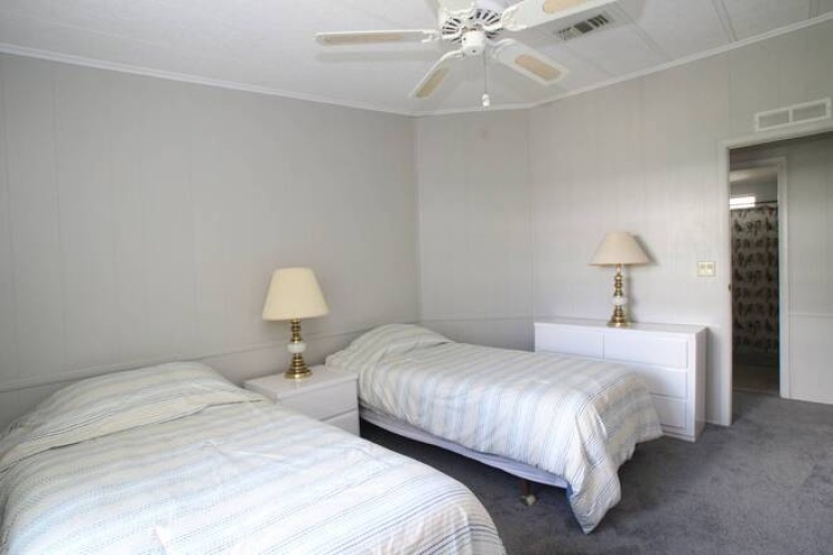 5918 Hartford Terr, Sarasota, Florida 34233, 2 Bedrooms Bedrooms, ,2 BathroomsBathrooms,Mobile/manufactured,For Sale,Hartford Terr,11598016