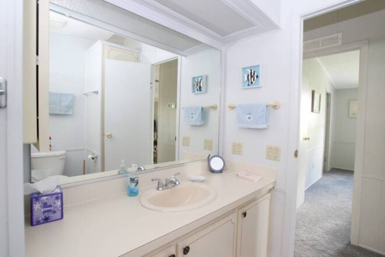 5918 Hartford Terr, Sarasota, Florida 34233, 2 Bedrooms Bedrooms, ,2 BathroomsBathrooms,Mobile/manufactured,For Sale,Hartford Terr,11598016