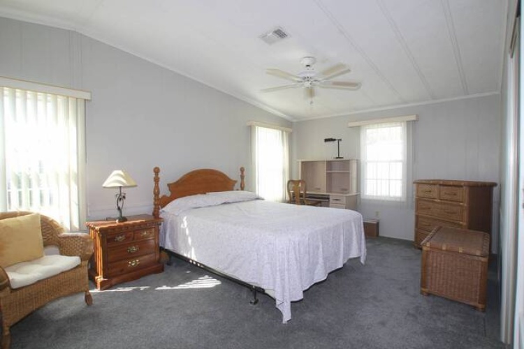 5918 Hartford Terr, Sarasota, Florida 34233, 2 Bedrooms Bedrooms, ,2 BathroomsBathrooms,Mobile/manufactured,For Sale,Hartford Terr,11598016