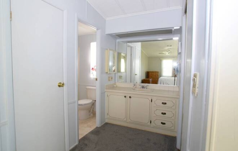 5918 Hartford Terr, Sarasota, Florida 34233, 2 Bedrooms Bedrooms, ,2 BathroomsBathrooms,Mobile/manufactured,For Sale,Hartford Terr,11598016