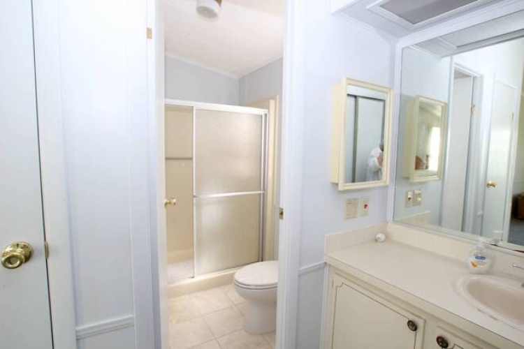 5918 Hartford Terr, Sarasota, Florida 34233, 2 Bedrooms Bedrooms, ,2 BathroomsBathrooms,Mobile/manufactured,For Sale,Hartford Terr,11598016