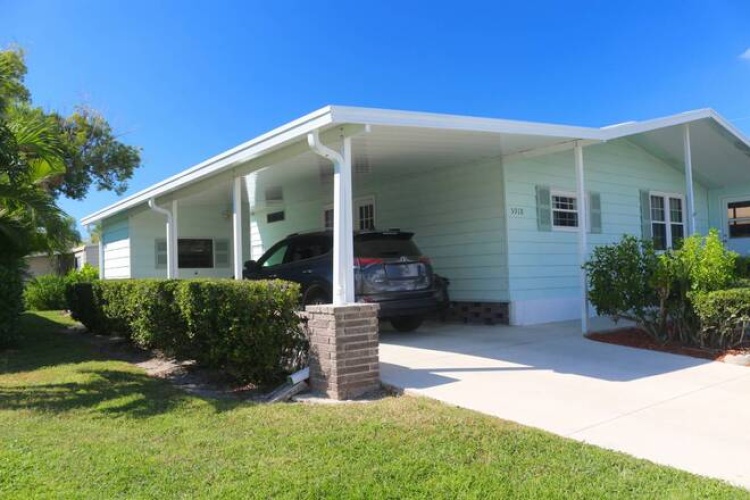 5918 Hartford Terr, Sarasota, Florida 34233, 2 Bedrooms Bedrooms, ,2 BathroomsBathrooms,Mobile/manufactured,For Sale,Hartford Terr,11598016