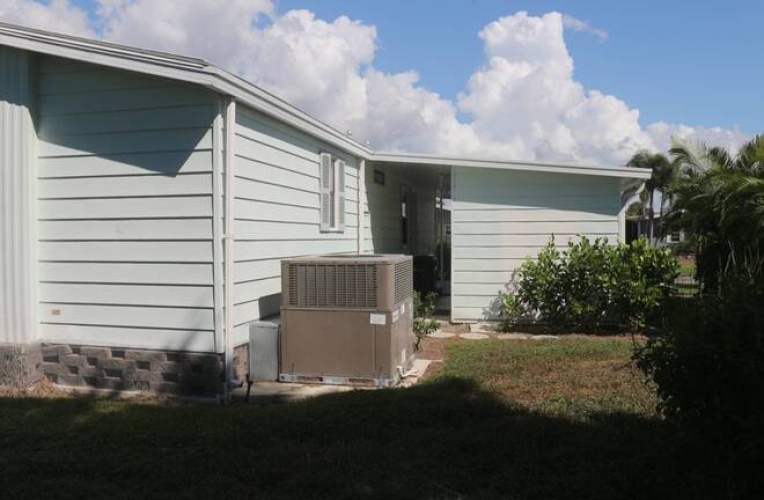 5918 Hartford Terr, Sarasota, Florida 34233, 2 Bedrooms Bedrooms, ,2 BathroomsBathrooms,Mobile/manufactured,For Sale,Hartford Terr,11598016