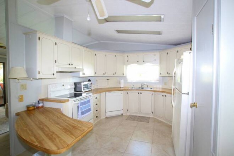 5918 Hartford Terr, Sarasota, Florida 34233, 2 Bedrooms Bedrooms, ,2 BathroomsBathrooms,Mobile/manufactured,For Sale,Hartford Terr,11598016