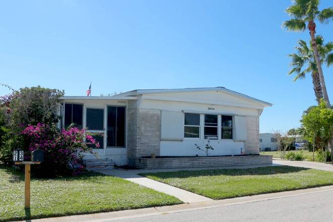 2304 York Dr, Sarasota, Florida 34238, 2 Bedrooms Bedrooms, ,2 BathroomsBathrooms,Mobile/manufactured,For Sale,York Dr,11600360
