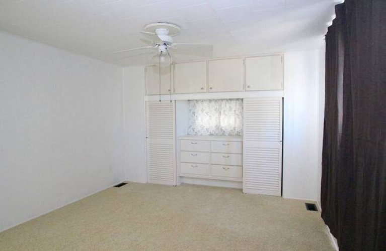 2304 York Dr, Sarasota, Florida 34238, 2 Bedrooms Bedrooms, ,2 BathroomsBathrooms,Mobile/manufactured,For Sale,York Dr,11600360