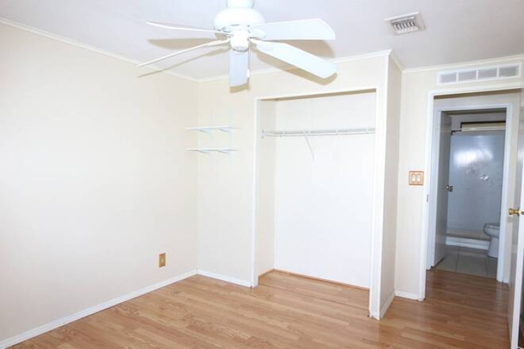 5935 Camelot Dr N, Sarasota, Florida 34233, 2 Bedrooms Bedrooms, ,2 BathroomsBathrooms,Mobile/manufactured,For Sale,Camelot Dr N,11601074