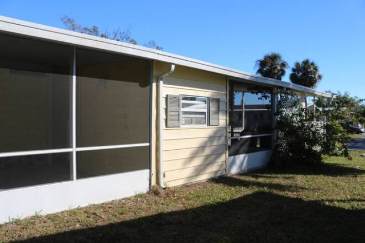 5935 Camelot Dr N, Sarasota, Florida 34233, 2 Bedrooms Bedrooms, ,2 BathroomsBathrooms,Mobile/manufactured,For Sale,Camelot Dr N,11601074