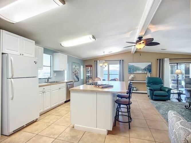 5951 Camelot Dr N, Sarasota, Florida 34233, 2 Bedrooms Bedrooms, ,2 BathroomsBathrooms,Mobile/manufactured,For Sale,Camelot Dr N,11603396