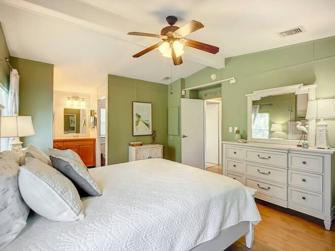 5951 Camelot Dr N, Sarasota, Florida 34233, 2 Bedrooms Bedrooms, ,2 BathroomsBathrooms,Mobile/manufactured,For Sale,Camelot Dr N,11603396