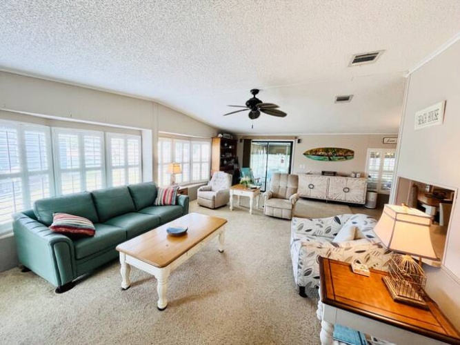 10048 Mission Hills Ct., North Fort Myers, Florida 33903, 2 Bedrooms Bedrooms, ,2 BathroomsBathrooms,Mobile/manufactured,For Sale,Mission Hills Ct.,11604438
