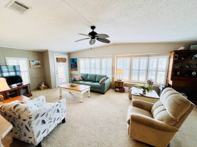 10048 Mission Hills Ct., North Fort Myers, Florida 33903, 2 Bedrooms Bedrooms, ,2 BathroomsBathrooms,Mobile/manufactured,For Sale,Mission Hills Ct.,11604438