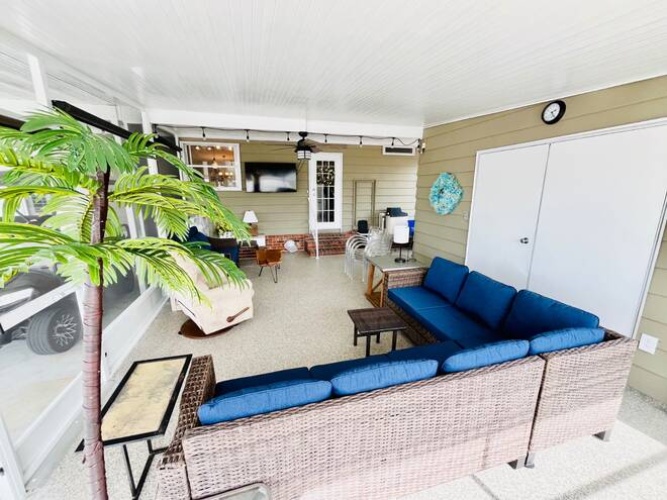 10048 Mission Hills Ct., North Fort Myers, Florida 33903, 2 Bedrooms Bedrooms, ,2 BathroomsBathrooms,Mobile/manufactured,For Sale,Mission Hills Ct.,11604438