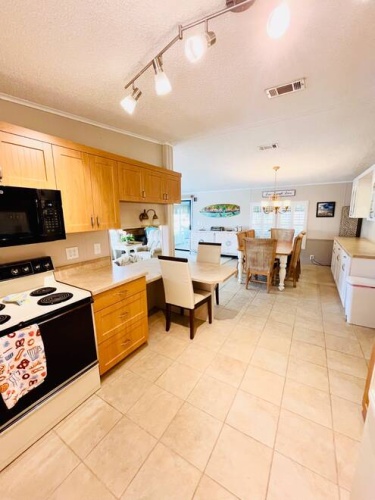 10048 Mission Hills Ct., North Fort Myers, Florida 33903, 2 Bedrooms Bedrooms, ,2 BathroomsBathrooms,Mobile/manufactured,For Sale,Mission Hills Ct.,11604438