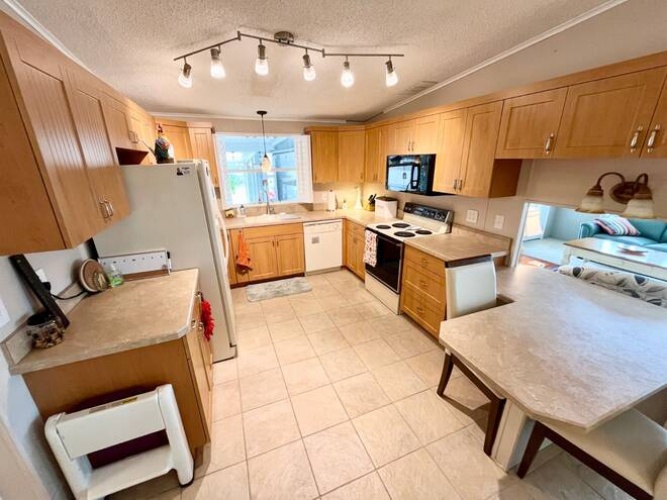 10048 Mission Hills Ct., North Fort Myers, Florida 33903, 2 Bedrooms Bedrooms, ,2 BathroomsBathrooms,Mobile/manufactured,For Sale,Mission Hills Ct.,11604438