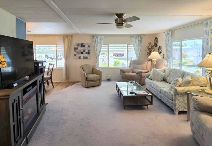 37 7th St West, Nokomis, Florida 34275, 2 Bedrooms Bedrooms, ,2 BathroomsBathrooms,Mobile/manufactured,For Sale,7th St West,11605371