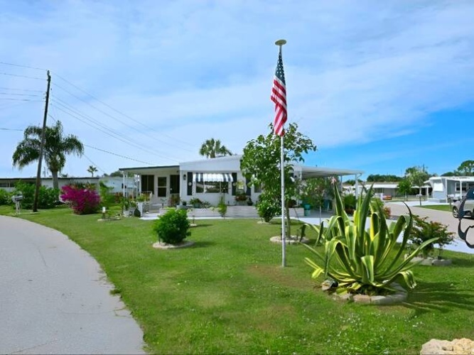 37 7th St West, Nokomis, Florida 34275, 2 Bedrooms Bedrooms, ,2 BathroomsBathrooms,Mobile/manufactured,For Sale,7th St West,11605371