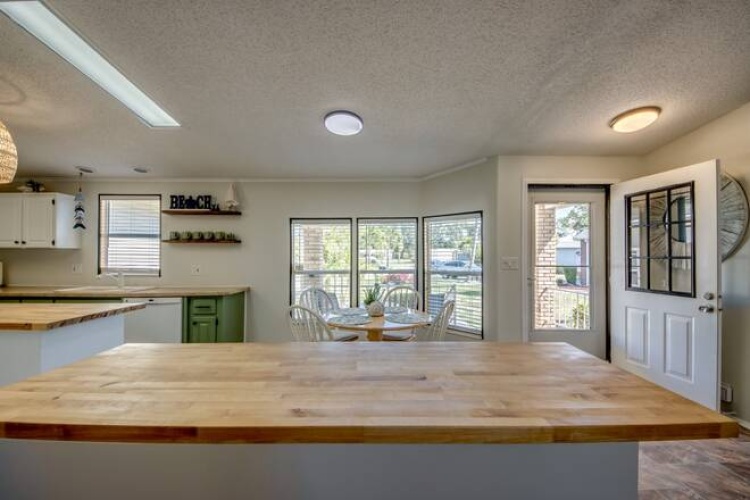 19852 GATOR CREEK CT., NORTH FORT MYERS, Florida 33903, 2 Bedrooms Bedrooms, ,2 BathroomsBathrooms,Mobile/manufactured,For Sale,GATOR CREEK CT.,11495720