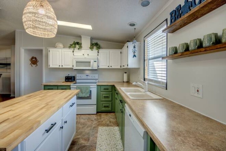 19852 GATOR CREEK CT., NORTH FORT MYERS, Florida 33903, 2 Bedrooms Bedrooms, ,2 BathroomsBathrooms,Mobile/manufactured,For Sale,GATOR CREEK CT.,11495720