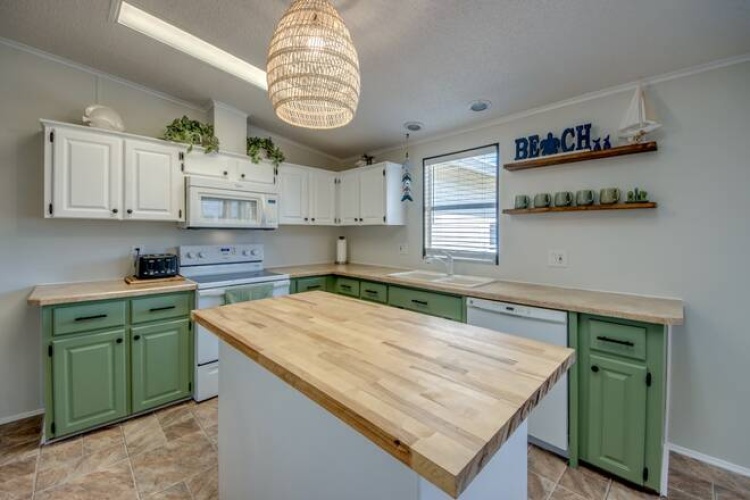 19852 GATOR CREEK CT., NORTH FORT MYERS, Florida 33903, 2 Bedrooms Bedrooms, ,2 BathroomsBathrooms,Mobile/manufactured,For Sale,GATOR CREEK CT.,11495720