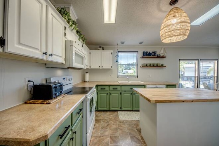 19852 GATOR CREEK CT., NORTH FORT MYERS, Florida 33903, 2 Bedrooms Bedrooms, ,2 BathroomsBathrooms,Mobile/manufactured,For Sale,GATOR CREEK CT.,11495720