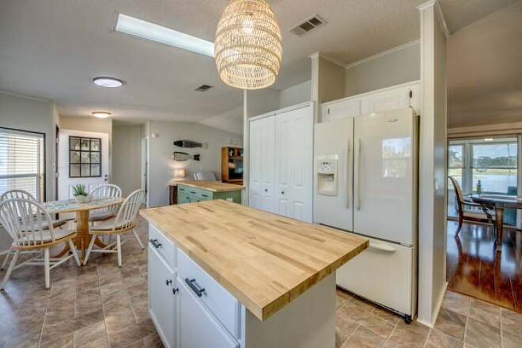 19852 GATOR CREEK CT., NORTH FORT MYERS, Florida 33903, 2 Bedrooms Bedrooms, ,2 BathroomsBathrooms,Mobile/manufactured,For Sale,GATOR CREEK CT.,11495720