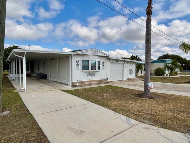 444 Osceola Ave, Frostproof, Florida 33843, 2 Bedrooms Bedrooms, ,2 BathroomsBathrooms,Mobile/manufactured,For Sale,Osceola Ave,11607671