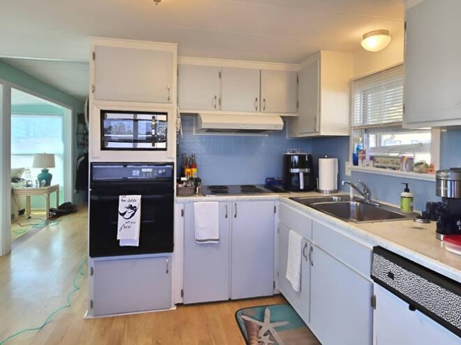 108 Circle Dr, Nokomis, Florida 34275, 2 Bedrooms Bedrooms, ,1 BathroomBathrooms,Mobile/manufactured,For Sale,Circle Dr,11608217