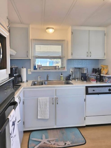 108 Circle Dr, Nokomis, Florida 34275, 2 Bedrooms Bedrooms, ,1 BathroomBathrooms,Mobile/manufactured,For Sale,Circle Dr,11608217