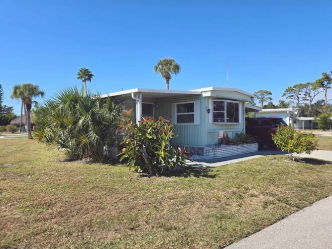 108 Circle Dr, Nokomis, Florida 34275, 2 Bedrooms Bedrooms, ,1 BathroomBathrooms,Mobile/manufactured,For Sale,Circle Dr,11608217