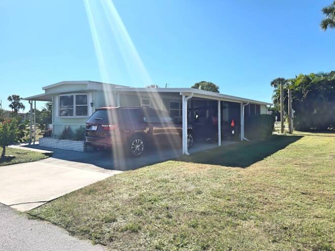 108 Circle Dr, Nokomis, Florida 34275, 2 Bedrooms Bedrooms, ,1 BathroomBathrooms,Mobile/manufactured,For Sale,Circle Dr,11608217