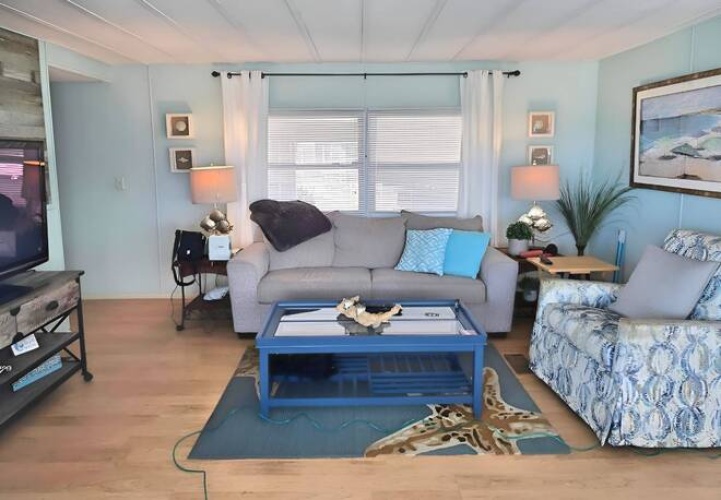 108 Circle Dr, Nokomis, Florida 34275, 2 Bedrooms Bedrooms, ,1 BathroomBathrooms,Mobile/manufactured,For Sale,Circle Dr,11608217