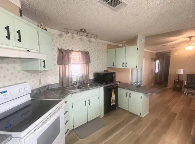 1640 S Scenic Hwy, Frostproof, Florida 33843, 2 Bedrooms Bedrooms, ,2 BathroomsBathrooms,Mobile/manufactured,For Sale,S Scenic Hwy,11488760