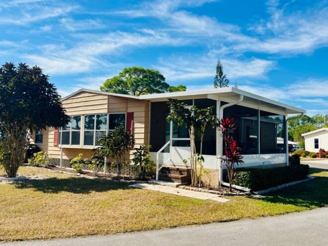 19140 Indian Wells Ct, North Fort Myers, Florida 33903, 2 Bedrooms Bedrooms, ,2 BathroomsBathrooms,Mobile/manufactured,For Sale,Indian Wells Ct,11610635