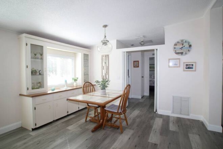 5421 Seven Oaks Dr, Sarasota, Florida 34241, 2 Bedrooms Bedrooms, ,2 BathroomsBathrooms,Mobile/manufactured,For Sale,Seven Oaks Dr,11610650