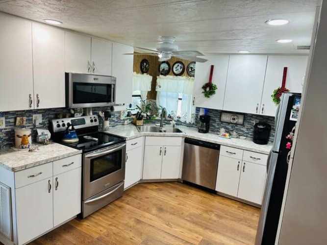 19288 Cedar Crest Ct., North Fort Myers Fl., Florida 33903, 2 Bedrooms Bedrooms, ,2 BathroomsBathrooms,Mobile/manufactured,For Sale,Cedar Crest Ct.,11504525