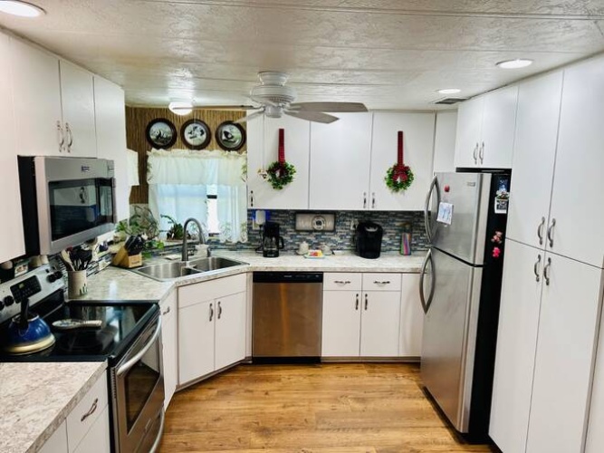 19288 Cedar Crest Ct., North Fort Myers Fl., Florida 33903, 2 Bedrooms Bedrooms, ,2 BathroomsBathrooms,Mobile/manufactured,For Sale,Cedar Crest Ct.,11504525