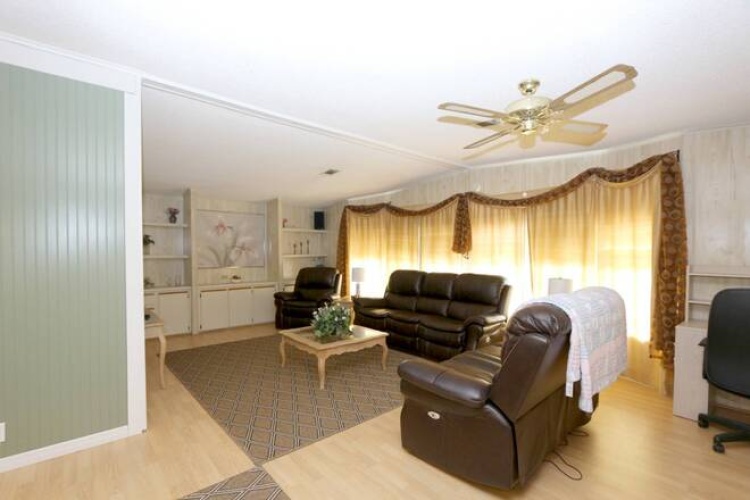 5283 Camelot Dr E, Sarasota, Florida 34233, 2 Bedrooms Bedrooms, ,2 BathroomsBathrooms,Mobile/manufactured,For Sale,Camelot Dr E,11611761