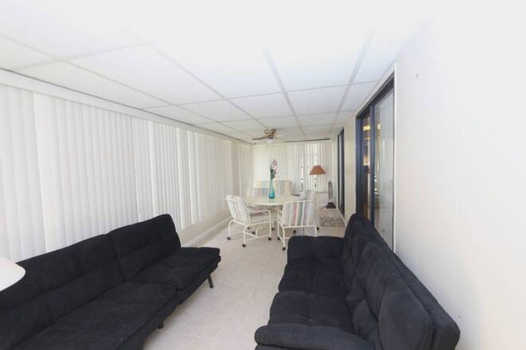 5283 Camelot Dr E, Sarasota, Florida 34233, 2 Bedrooms Bedrooms, ,2 BathroomsBathrooms,Mobile/manufactured,For Sale,Camelot Dr E,11611761