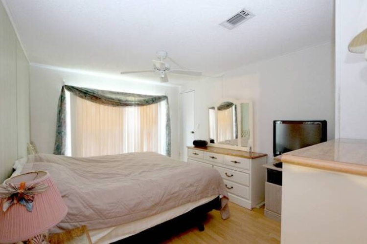 5283 Camelot Dr E, Sarasota, Florida 34233, 2 Bedrooms Bedrooms, ,2 BathroomsBathrooms,Mobile/manufactured,For Sale,Camelot Dr E,11611761