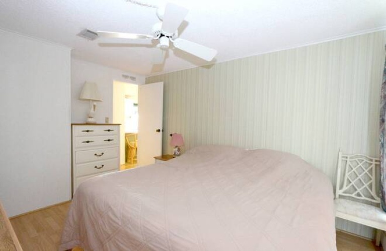 5283 Camelot Dr E, Sarasota, Florida 34233, 2 Bedrooms Bedrooms, ,2 BathroomsBathrooms,Mobile/manufactured,For Sale,Camelot Dr E,11611761