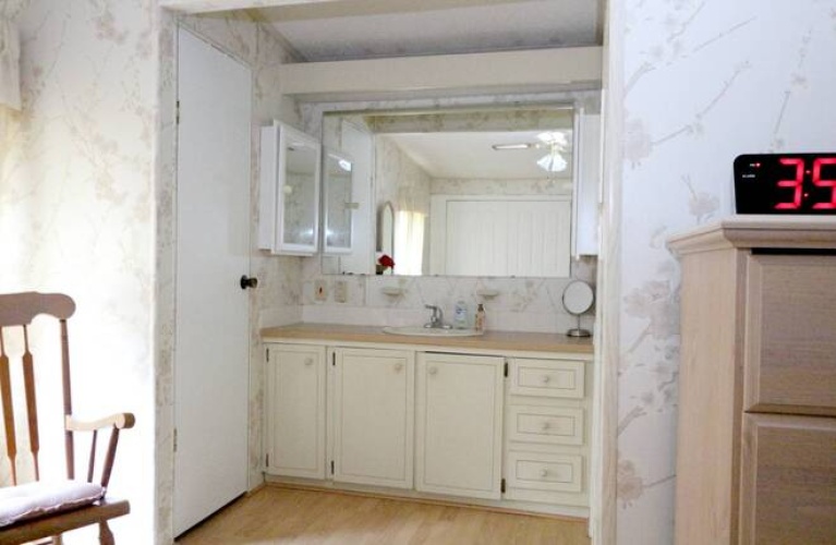 5283 Camelot Dr E, Sarasota, Florida 34233, 2 Bedrooms Bedrooms, ,2 BathroomsBathrooms,Mobile/manufactured,For Sale,Camelot Dr E,11611761