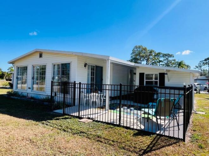 19472 Bermuda Ct., North Fort Myers, Florida 33903, ,2 BathroomsBathrooms,Mobile/manufactured,For Sale,Bermuda Ct.,11613006